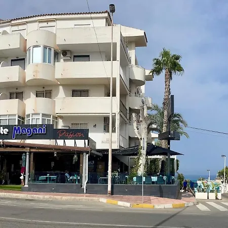 Cosy By The Sea Апартаменты Торевьиа